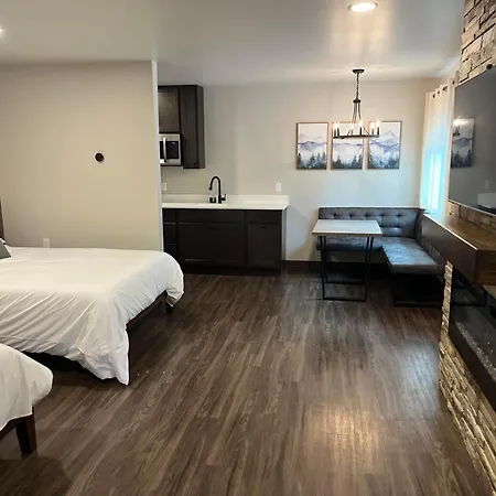 Spruce Lodge-3